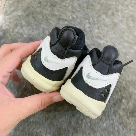 Vintage 1996 Nike Baby D.T. Max Sneakers - Picture 12 of 14